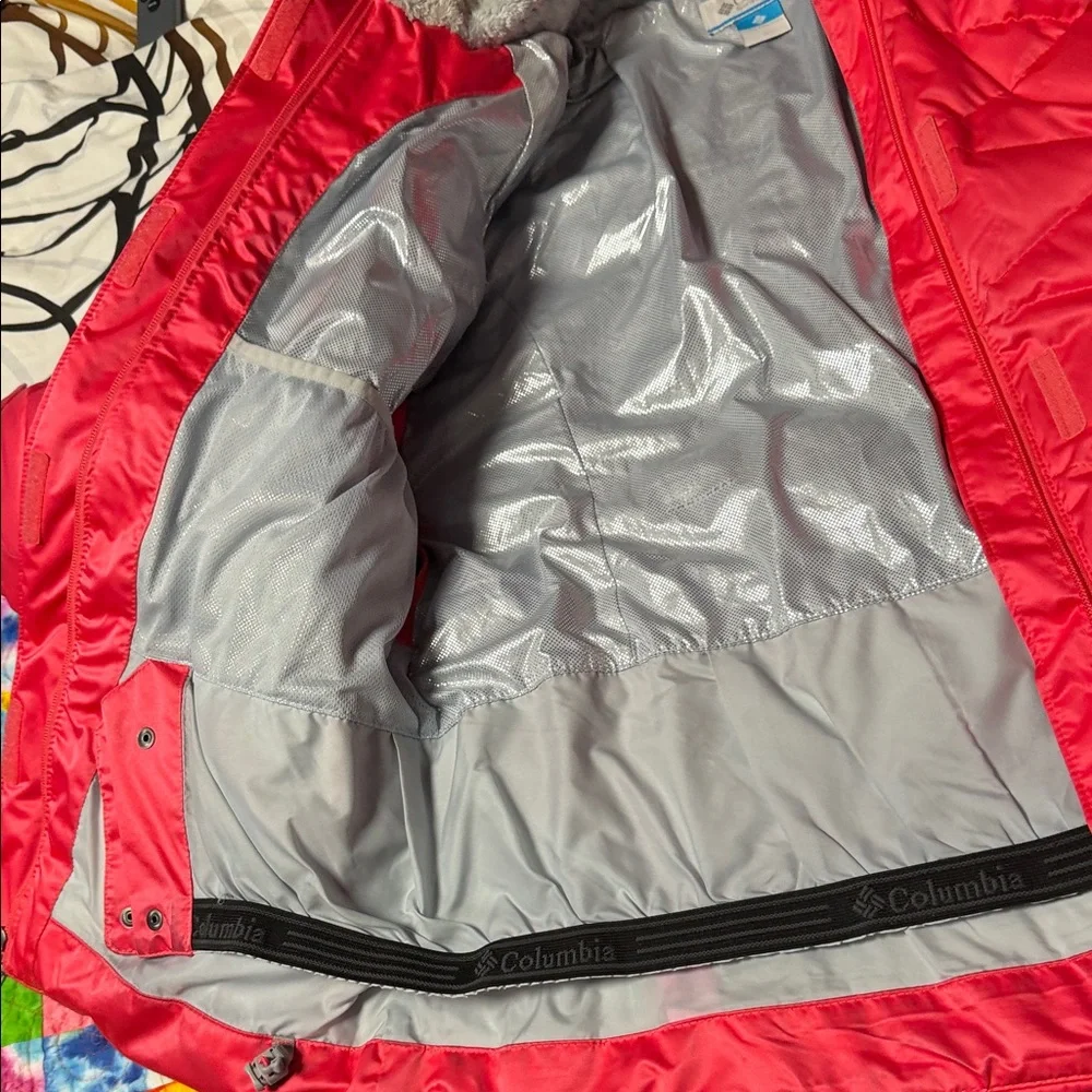 Columbia Bright Coral-Red Insulated Jacket with Faux Fur Hood - Picture 5 of 6